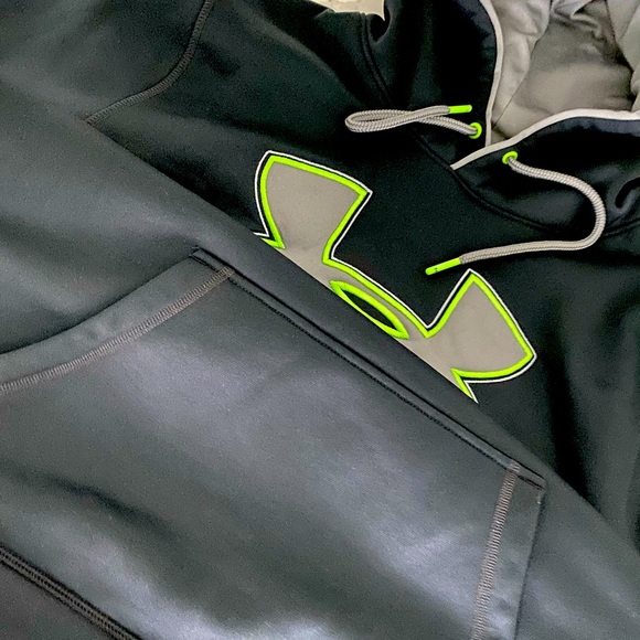 Under Armor Black Hoodie - Size L - Picture 4 of 5